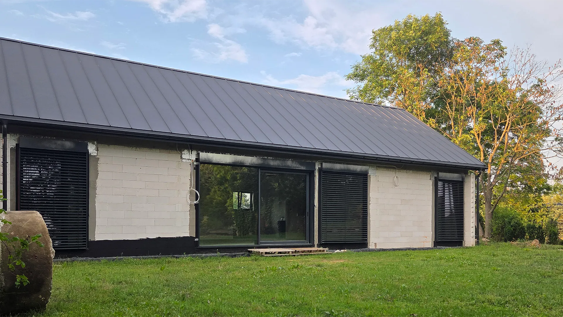 Projekt domu parterowego nowoczesna stodoła - AR-6